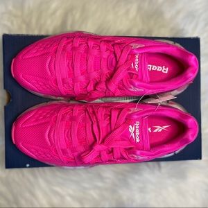 NEW Reebok Zig Kinetica Sneakers